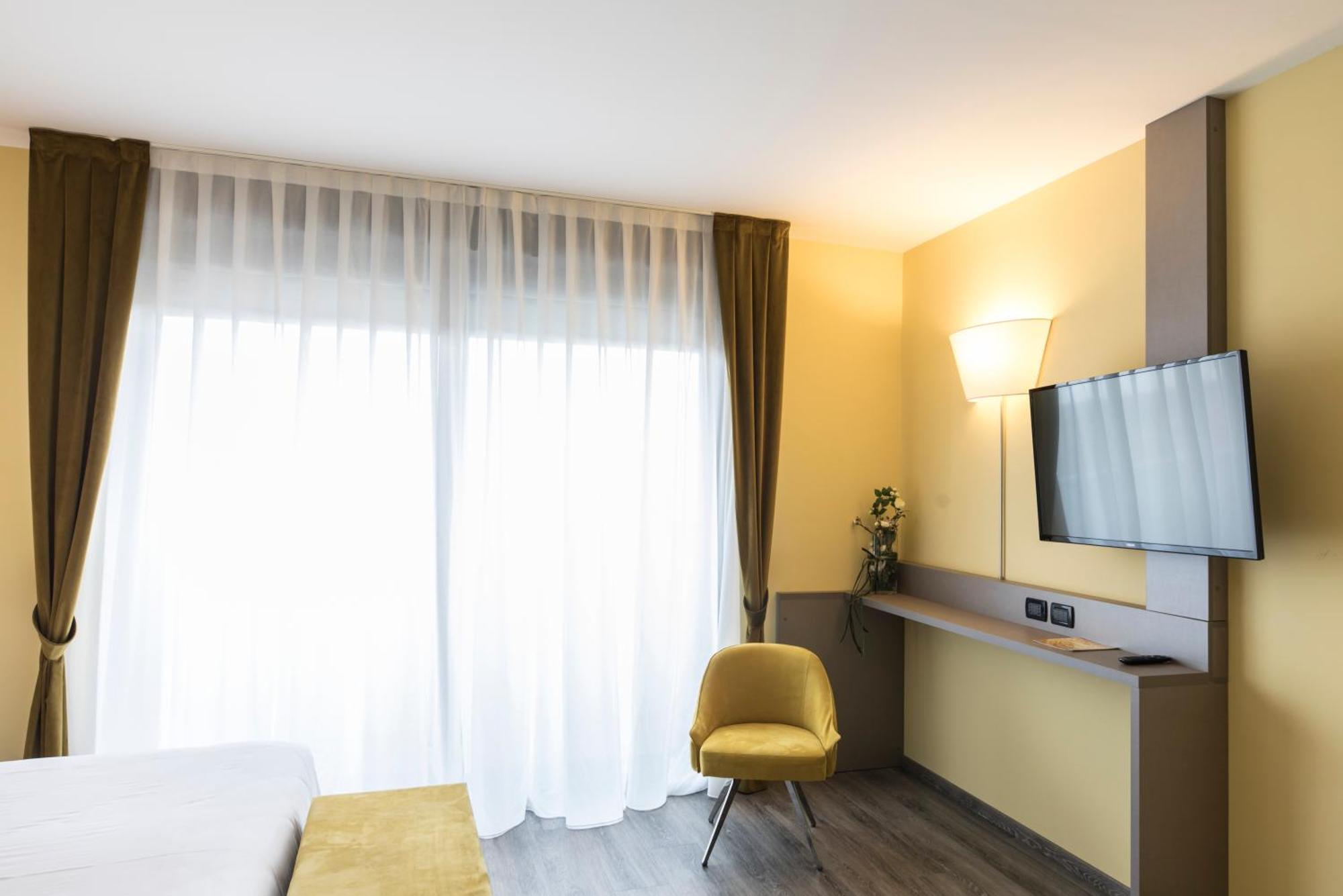 Hotel Donatello Imola Exterior photo
