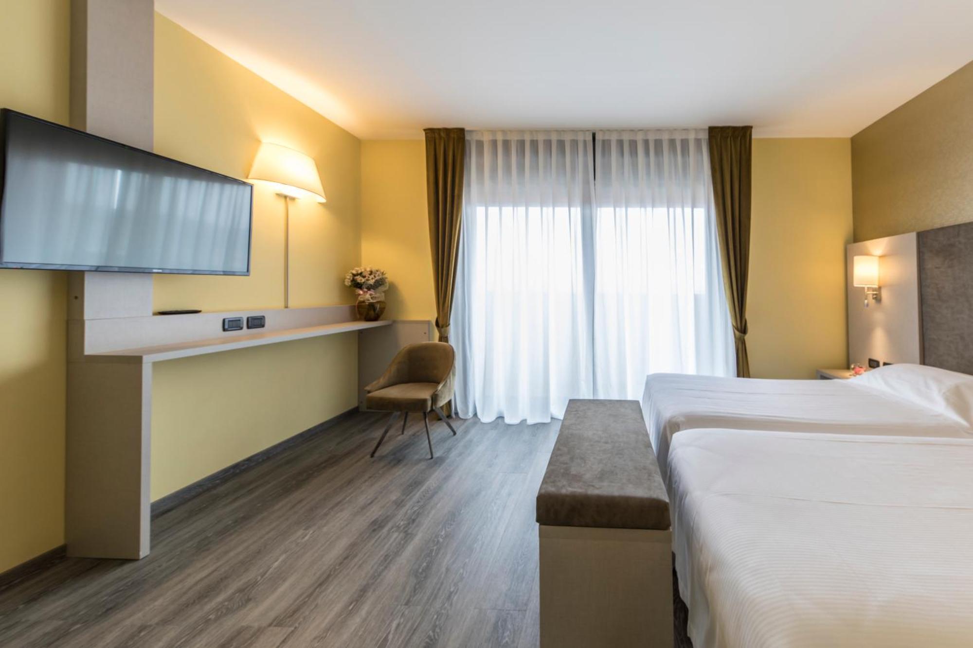 Hotel Donatello Imola Exterior photo
