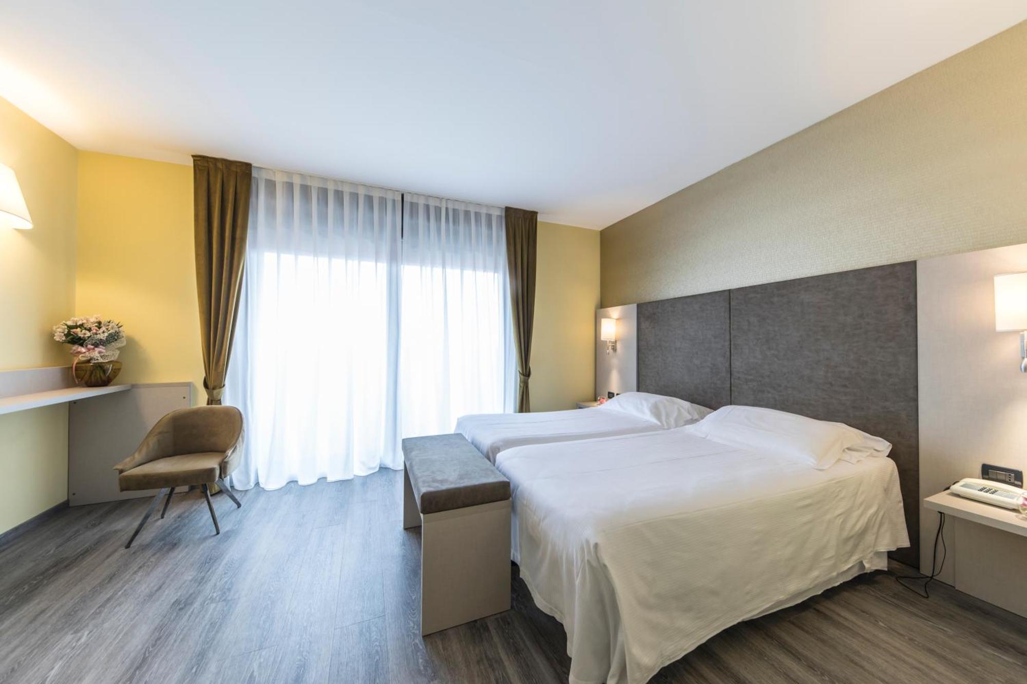 Hotel Donatello Imola Exterior photo
